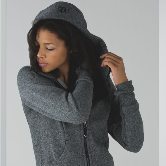 Lululemon Scuba Hoodie III - Picture 5 of 9